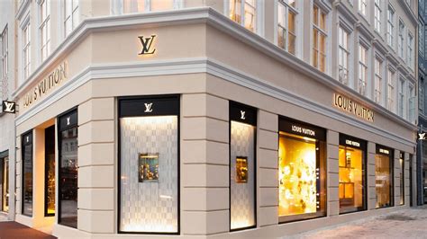 Amazon.com: Louis Vuitton: Luxury Stores